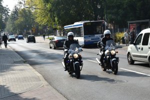 policjanci na motorach patrolują ulice Sopotu