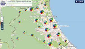 Zrzut- mapa Sopotu, na której znajdują się kółka z liczbą w  środku informującą o ilości zgłoszeń w rejonie.